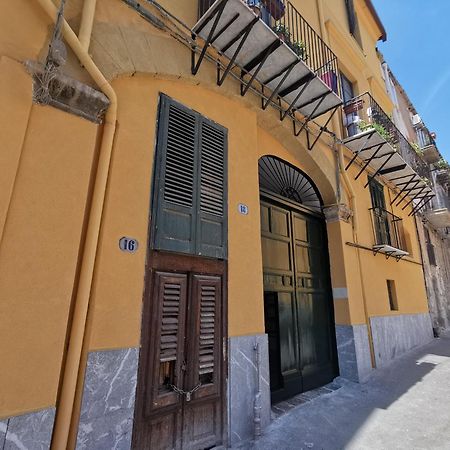 Vicolo Paterno Apartments Palermo Buitenkant foto